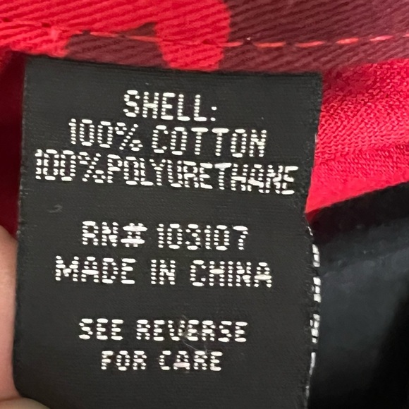 Men’s Red Camo Shorts Size 40 - Picture 5 of 5